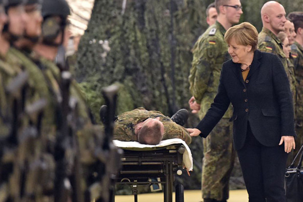 "Lideri slobodnog sveta": Merkelova... i čija vojska?
