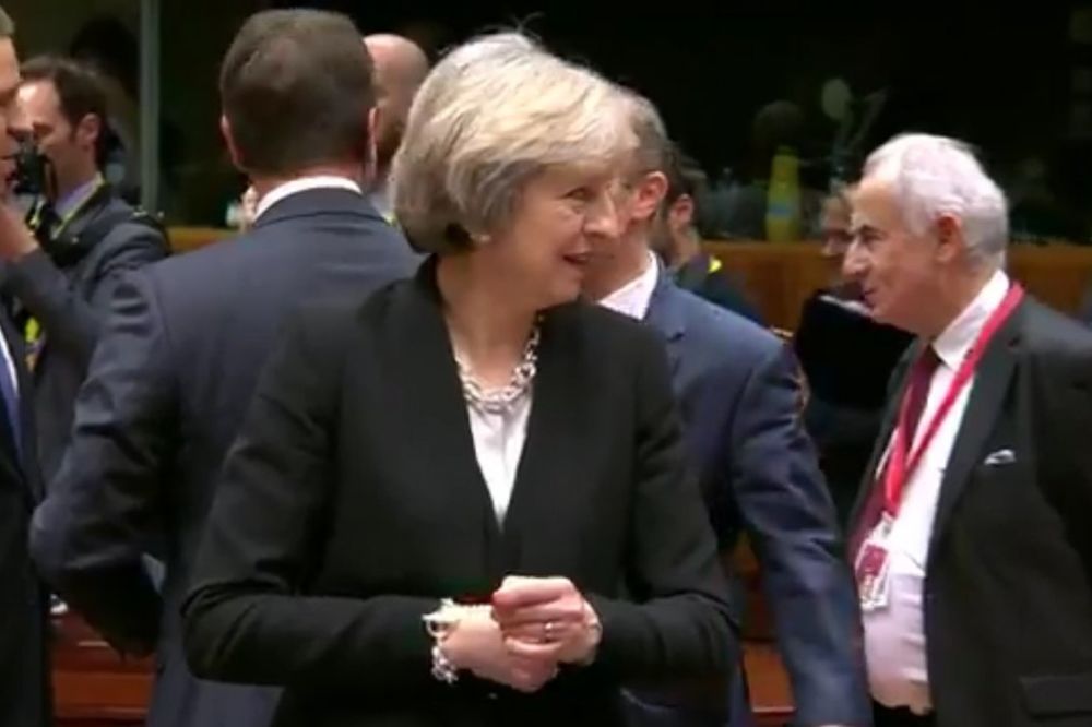 KOGA BRIGA ZA TEREZU MEJ: Lideri EU iskulirali britansku premijerku, sad joj se ceo internet smeje