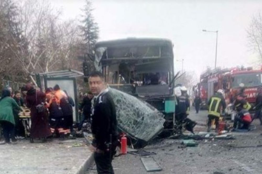 (VIDEO) UŽASAN SNIMAK NAPADA U TURSKOJ: Eksplodirao autobus kod univerziteta, 13 mrtvih, 56 ranjenih
