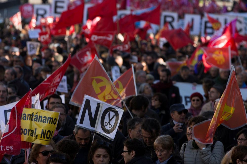 (FOTO) DIGLA SE RADNIČKA KLASA ŠPANIJE: Više hiljada radnika protestvovalo zbog mera štednje