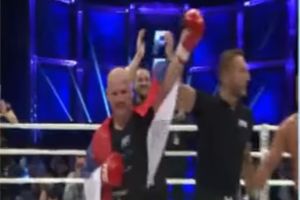 (VIDEO) HRABRI ŠAMPION IZNERVIRAO HRVATE: Osvojio titulu, pa usred Zagreba raširio srpsku zastavu!