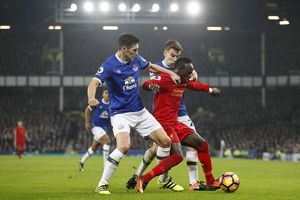 (VIDEO) MERSISAJD SE CRVENI: Liverpul slomio Everton u 93. minutu i nastavio poteru za Čelsijem