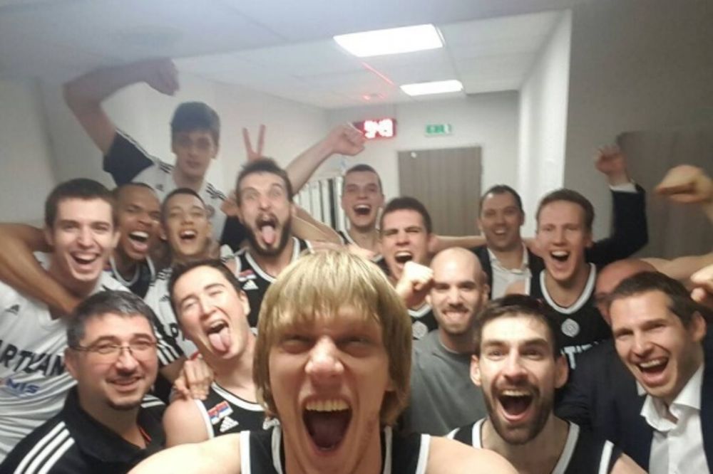 (FOTO) ZVERINE: Evo kako su odsutni Veličković i Robinson prokomentarisali pobedu Partizana