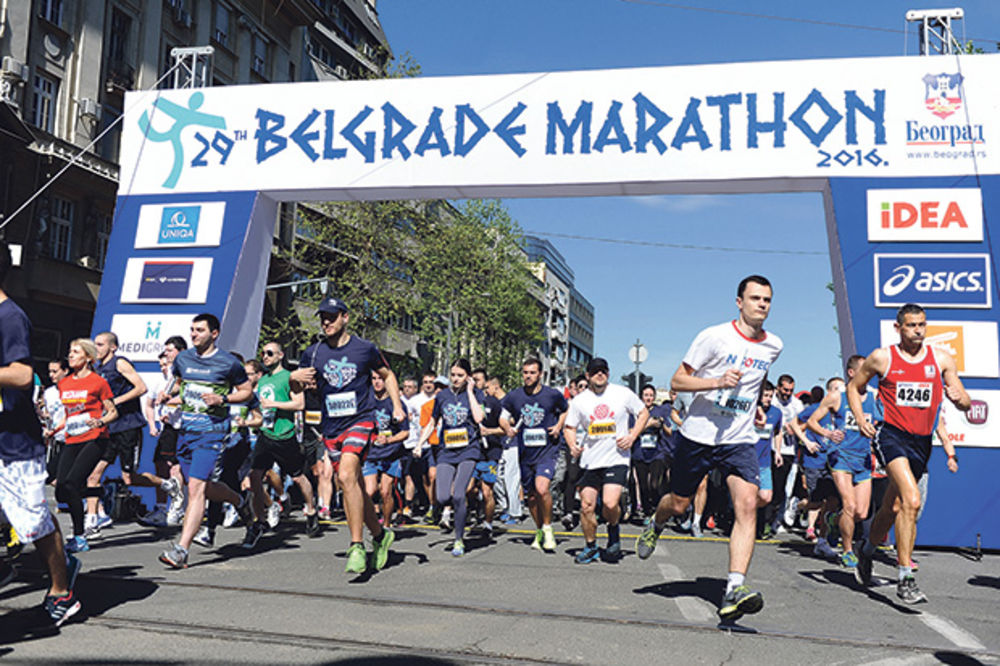 NEVEROVATNA PRIČA SA PARKINGA Otišao je na maraton i ostavio poruku: O OVIM rečima bruji ceo Beograd