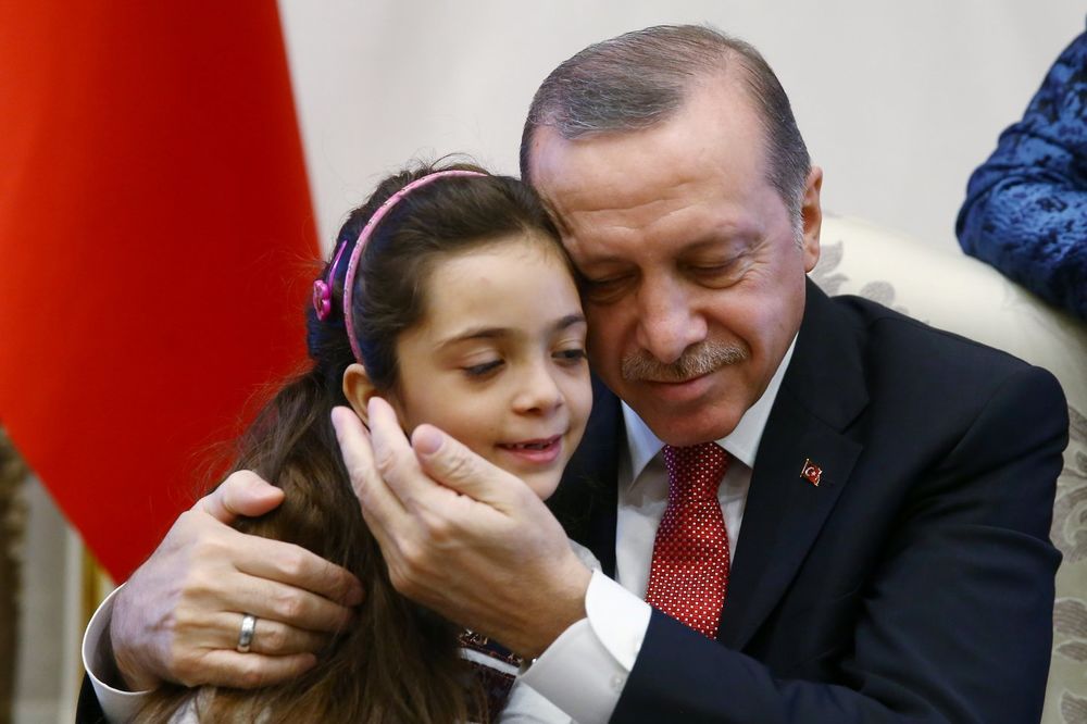 (VIDEO) ERDOGAN PRIMIO ANU FRANK IZ ALEPA: Turska će uvek biti uz ljude iz Sirije