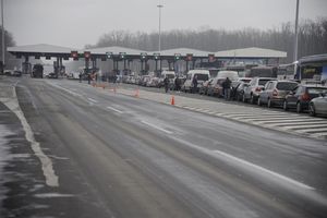 PRAZNIČNI HAOS NA GRANIČNIM PRELAZIMA: Čekanje na Batrovcima 12 sati, kod Šida 7