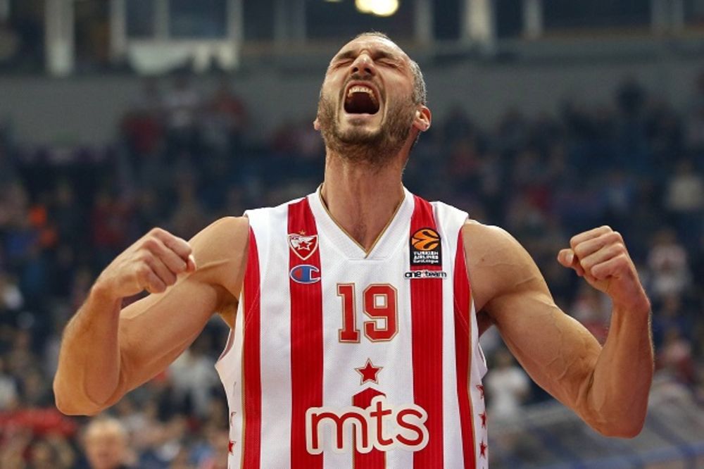 (FOTO) IDOL ZVEZDINIH NAVIJAČA: Pogledajte kako Delije šalju Marka Simonovića na NBA Ol-star