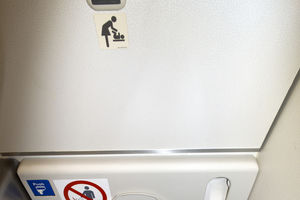 SLETANJE U SLUČAJU NUŽDE: Avion se prinudno spustio da bi putnici išli u WC