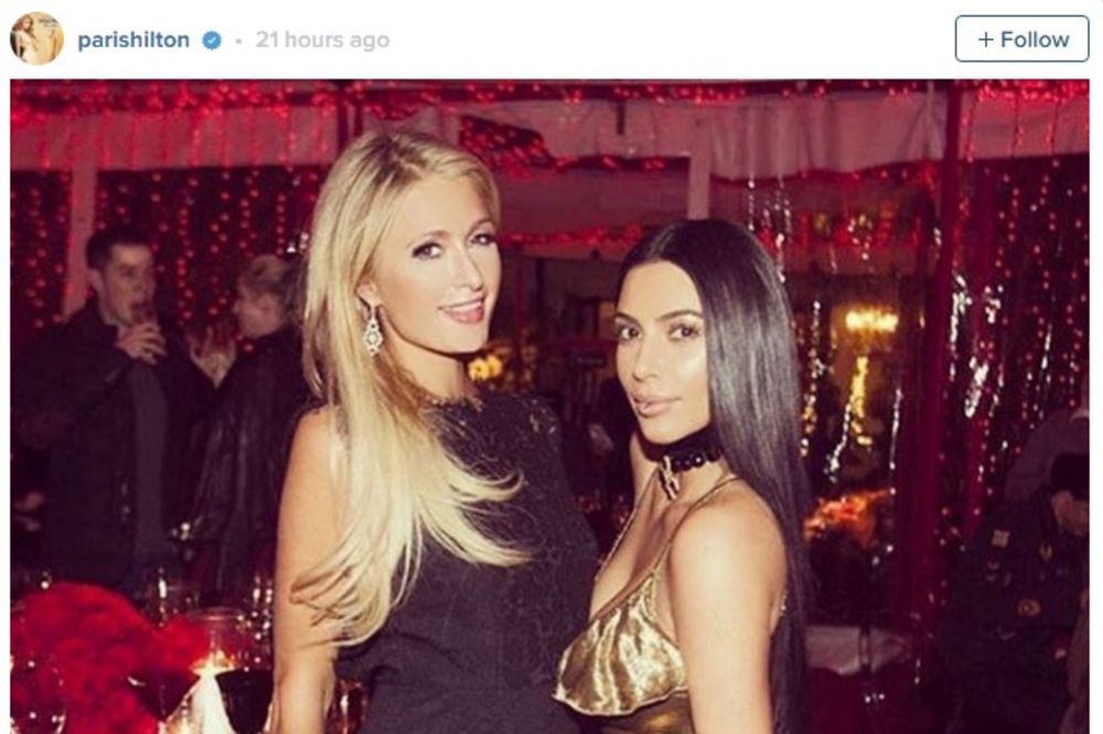 (FOTO) ZAKOPALE RATNE SEKIRE: Kim Kardašijan i Paris Hilton zajedno proslavile Božić