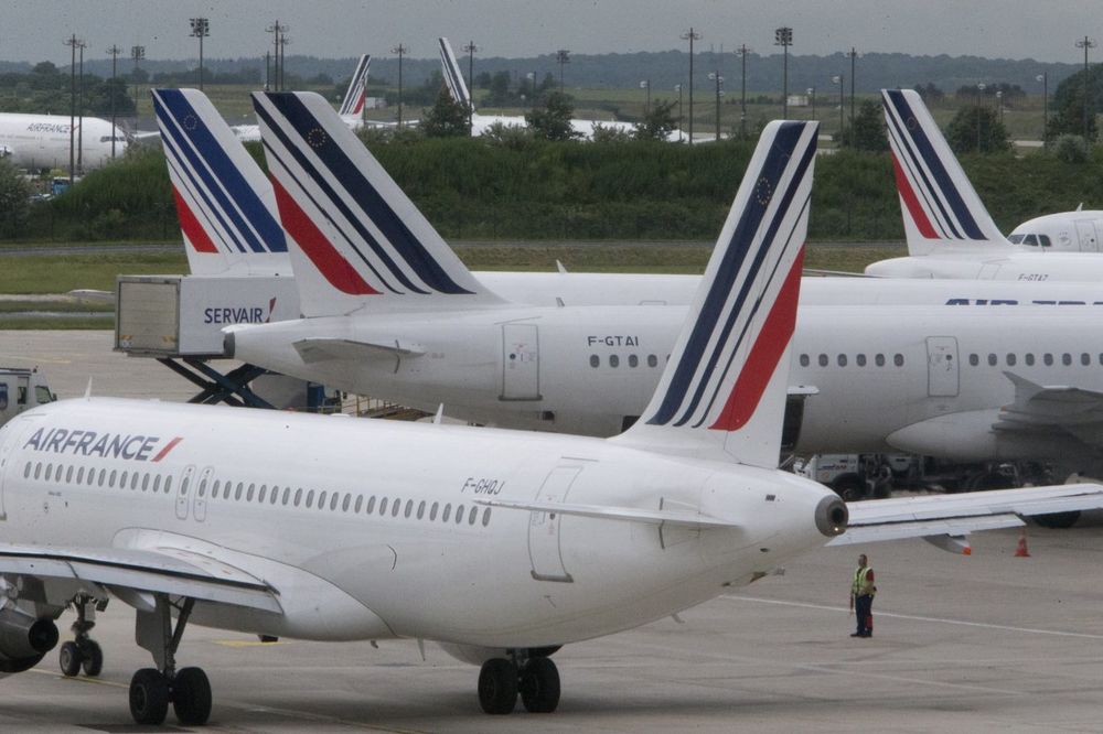 PANIKA U PARIZU: Hitno evakuisan aerodrom Šarl de Gol!