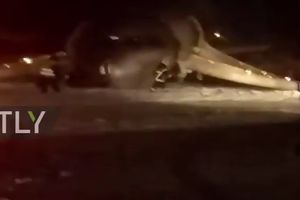 (VIDEO) HAOS NA PISTI U KALINJINGRADU: Avion sleteo pa se otklizao u polje, troje u bolnici!