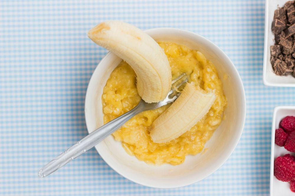 REZULTATI NAKON 5 DANA: Izgnječite bananu sa ova DVA sastojka i rešite probleme sa stomakom i grlom!