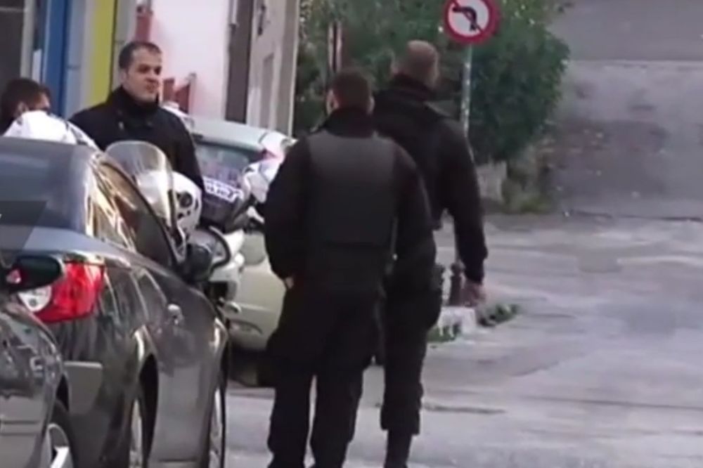 (VIDEO) SERIJA BOMBAŠKIH NAPADA U ATINI: Sve gorelo posle eksplozija, policija hapsila anarhiste!