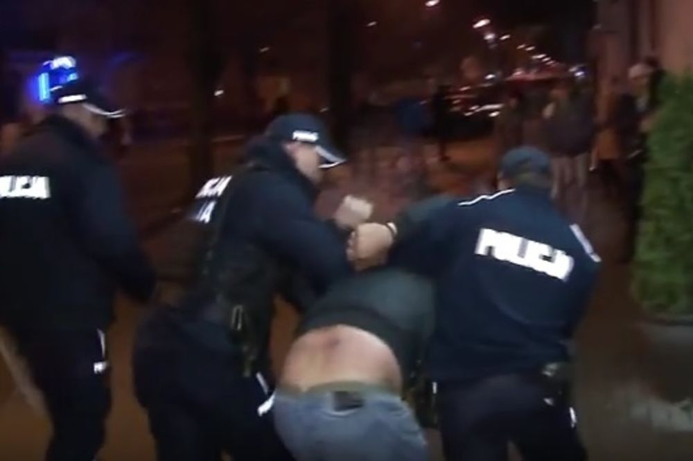 (VIDEO) NAPETO U POLJSKOJ: Pale i lome muslimanske lokale zbog ubistva Poljaka (21)!