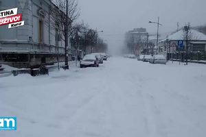 (KURIR TV) U ALEKSINCU VANREDNO STANJE: Sneg pada bez prestanka već 12 sati