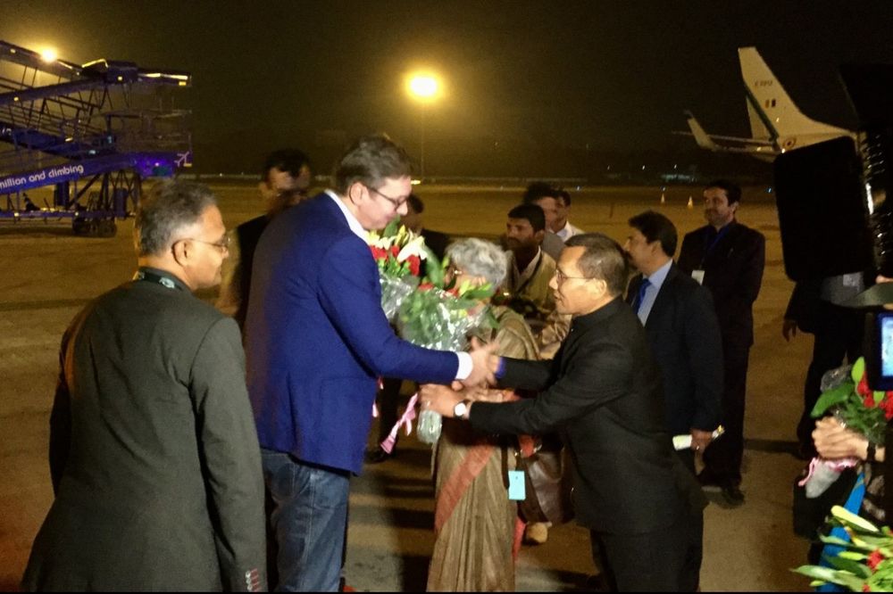 DOČEKAN UZ NAJVIŠE POČASTI: Vučić stigao u višednevnu posetu Indiji