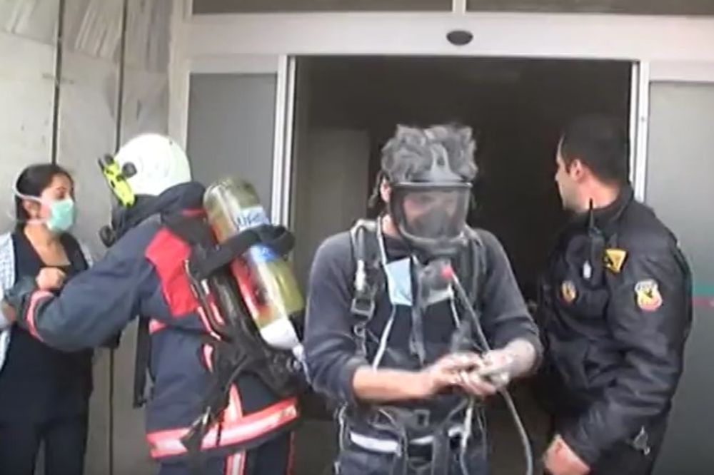(VIDEO) ZAPALILA SE BOLNICA U ISTANBULU: Pacijenti se nagutali dima, ali su uspešno evakuisani
