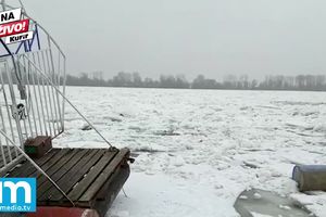 (KURIR TV) KATASTROFA: Vlasnici splavova i čamaca očajni: Led nam sve uništio, a PRETE NAM I KAZNAMA