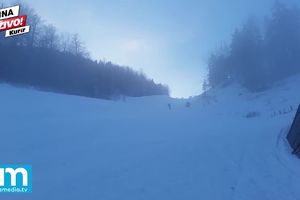 (KURIR TV) SKIJALIŠTE IVER IZNAD MEĆAVNIKA: Kusturica kao Stenmark pokazao skijaški talenat