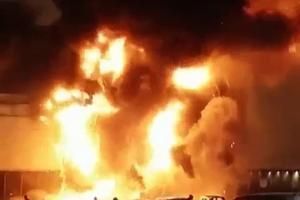 IZBIO OGROMAN POŽAR U MOSKVI: Vatra zahvatila tržni centar, evakuisano oko 500 ljudi!