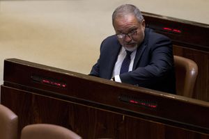 IZRAELSKI MINISTAR OPLEO PO SAD I RUSIJI: Neka nam ne drže lekcije, vidite šta su uradili sa Kosovom