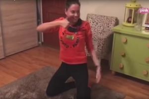 (VIDEO) KAO DEVOJČICA: Pogledajte kako Mirka Vasiljević izgleda u kućnom izdanju, dok čuva decu!