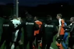 (VIDEO) HRVATI I POLJACI U KLINČU: Fudbaleri Dinama i Zaglebja se potukli na prijateljskom meču