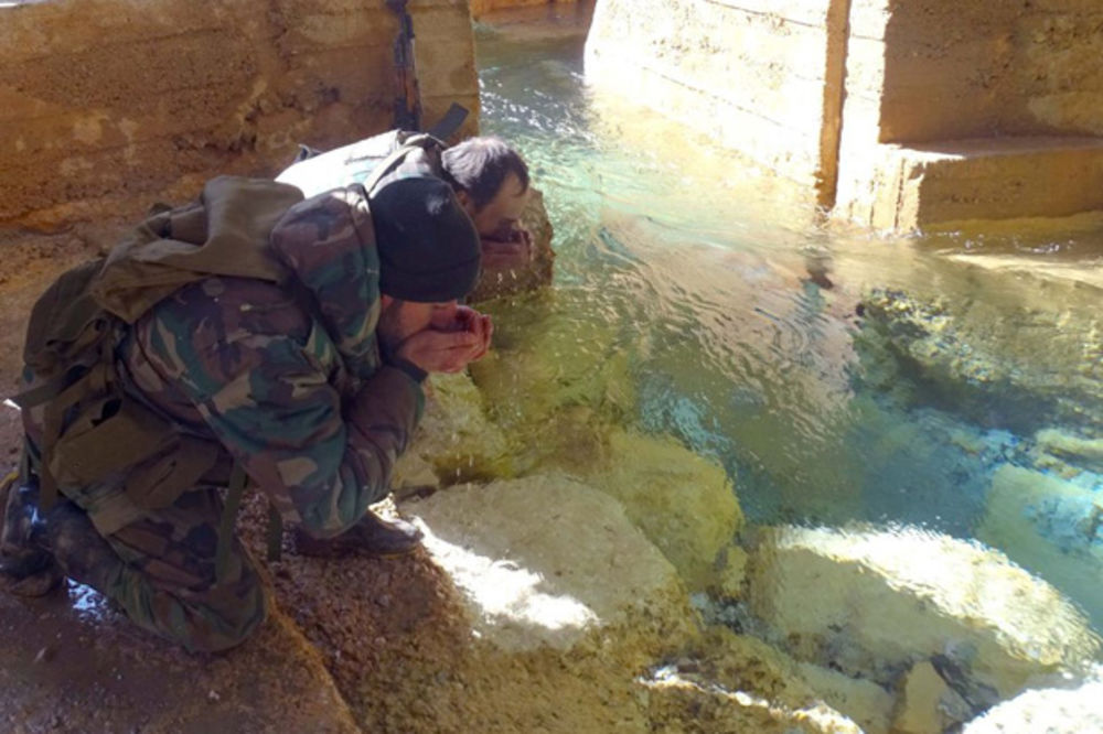 (FOTO) VODOVOD OSLOBOĐEN OD POBUNJENIKA: Damask posle 4 godine dobija pijaću vodu