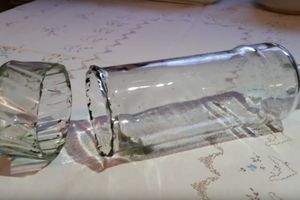 (VIDEO) Pogledajte na koji način možete PRESEĆI staklenu flašu bez alata!