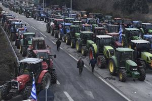I DALJE BEZ SAOBRAĆAJA NA PRELAZU EVZONI: Štrajk grčkih poljoprivrednika se nastavlja
