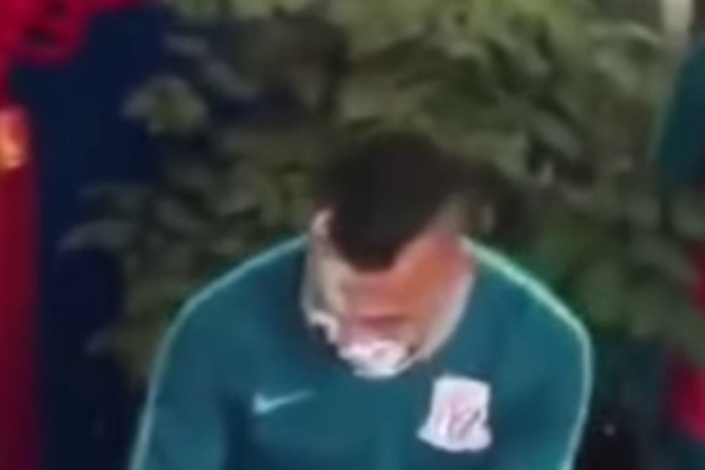 (VIDEO) IZNENAĐENJE ZA ARGENTINCA: Karlos Tevez dobio tortu u lice od saigrača za rođendan