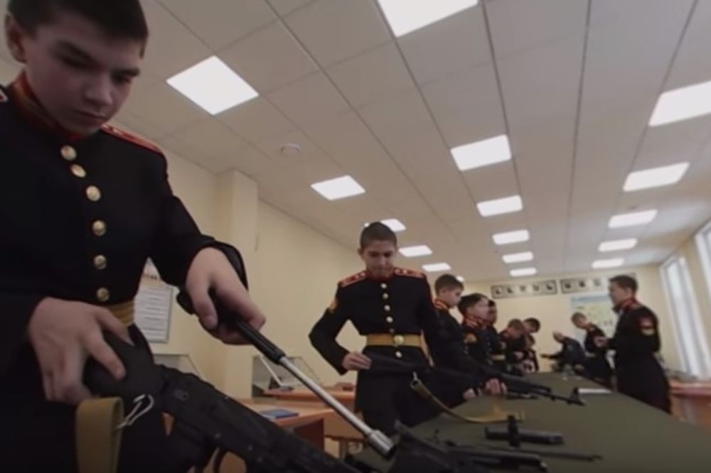 (VIDEO) ONI SU BUDUĆNOST RUSKE ARMIJE: Jedan dan sa vojnim kadetima Rusije