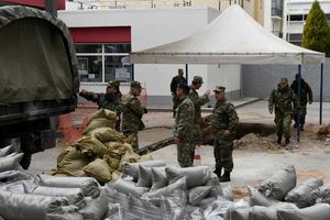 (VIDEO) MASOVNA EVAKUACIJA ZBOG BOMBE: U Solunu 72.000 ljudi privremeno iseljeno