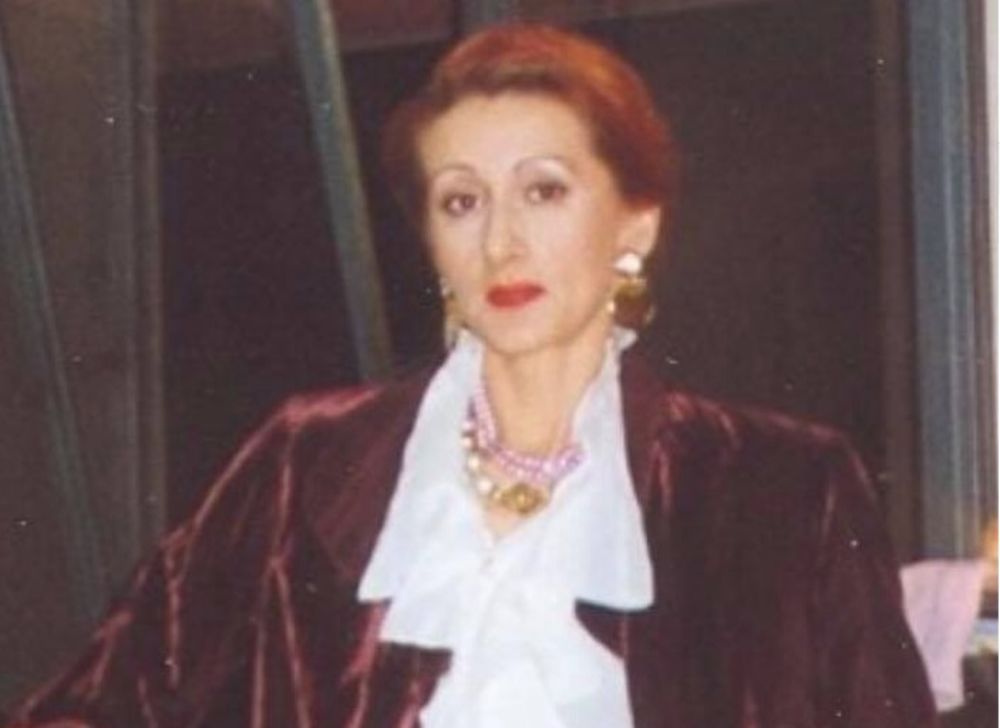 Glumica, Tina Puhalo, Jadranka Matković, Iseljena