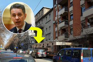 NEPROPISNO PARKIRAO: Saša Radulović sedeo u kafiću dok su mu kola zakrčivala ulicu