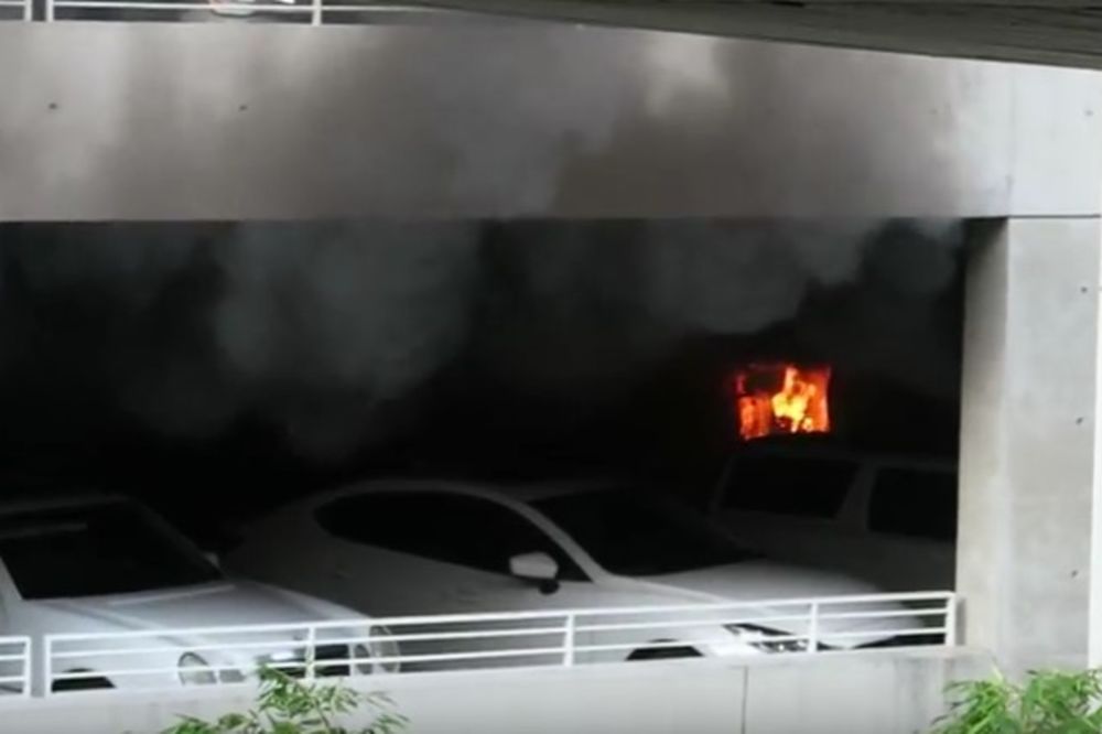(VIDEO) NESREĆA NA NAJSREĆNIJEM MESTU NA SVETU: Goreli automobili u Diznilendu, 7 osoba povređeno!