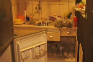 (VIDEO) ULOV BG POLICIJE VREDAN 1,7 MILIONA: Bračni par krio drogu ispod sudopere i u frižideru!