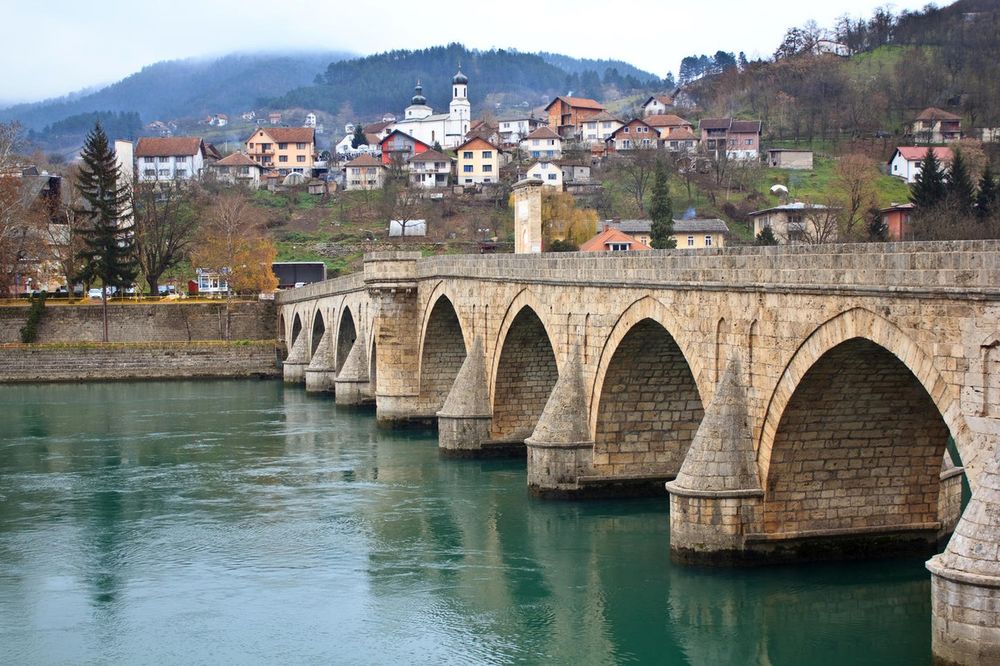 SUDBINA NA DRINI ĆUPRIJE: Zbog čega smo dopustili da propadaju kulturna blaga po Srbiji