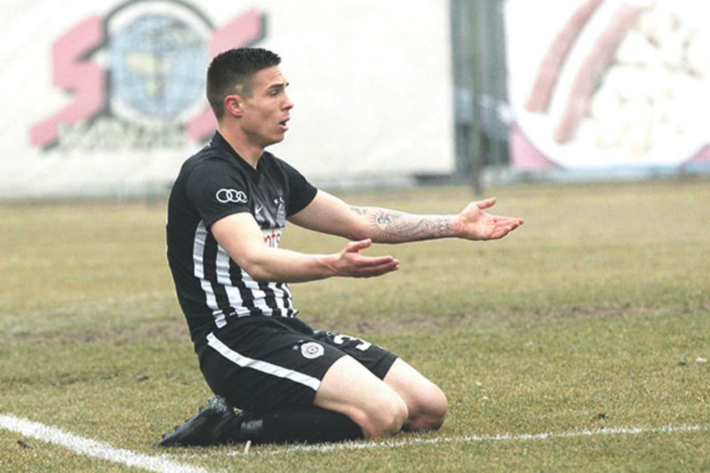 (VIDEO) NESHVATLJIV POTEZ ĐURĐEVIĆA: Pogledajte kako je fudbaler Partizana upropastio čist gol!