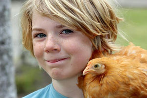 Dirljiva priča majke deteta sa autizmom: Jedna kokoška potpuno je promenila naš život