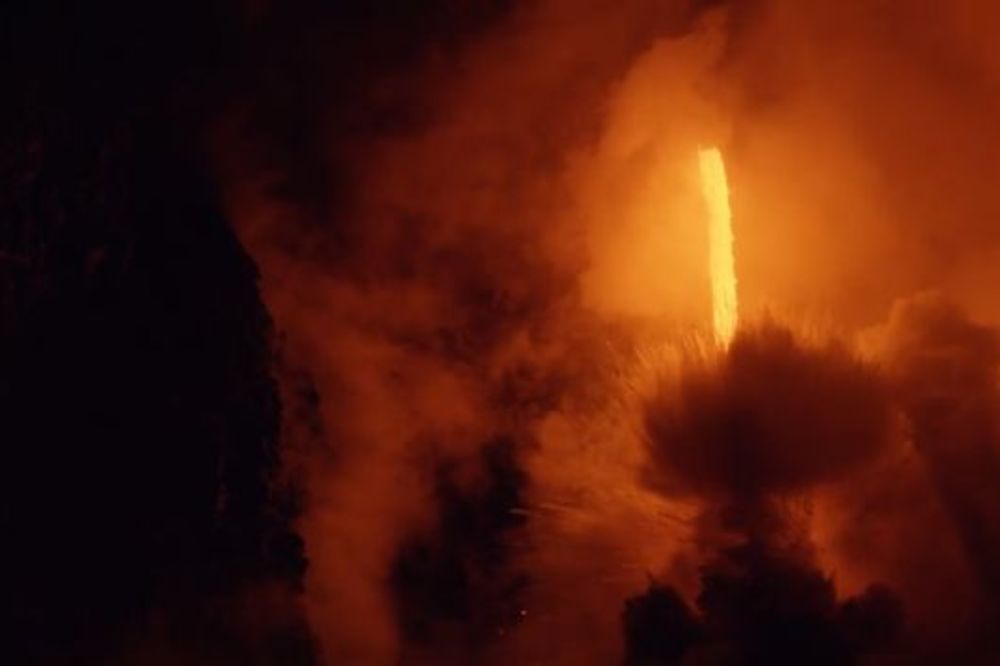 (VIDEO) NEVIĐEN PRIZOR NA HAVAJIMA: Potok lave se survava u more