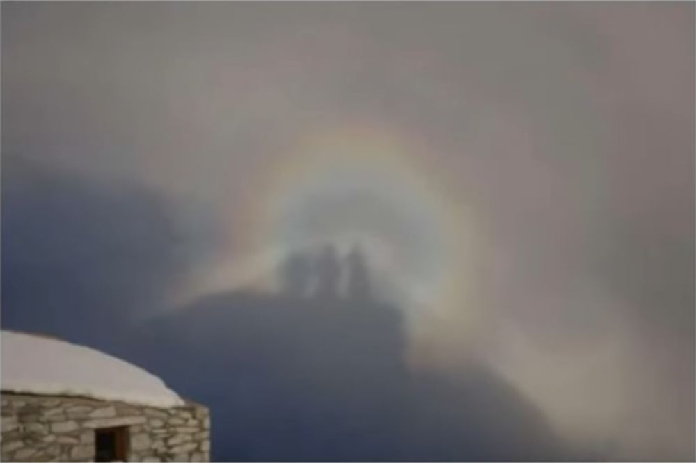 (VIDEO) ČUDO NA SVETOJ GORI: Monah zabeležio neverovatan prizor u magli!
