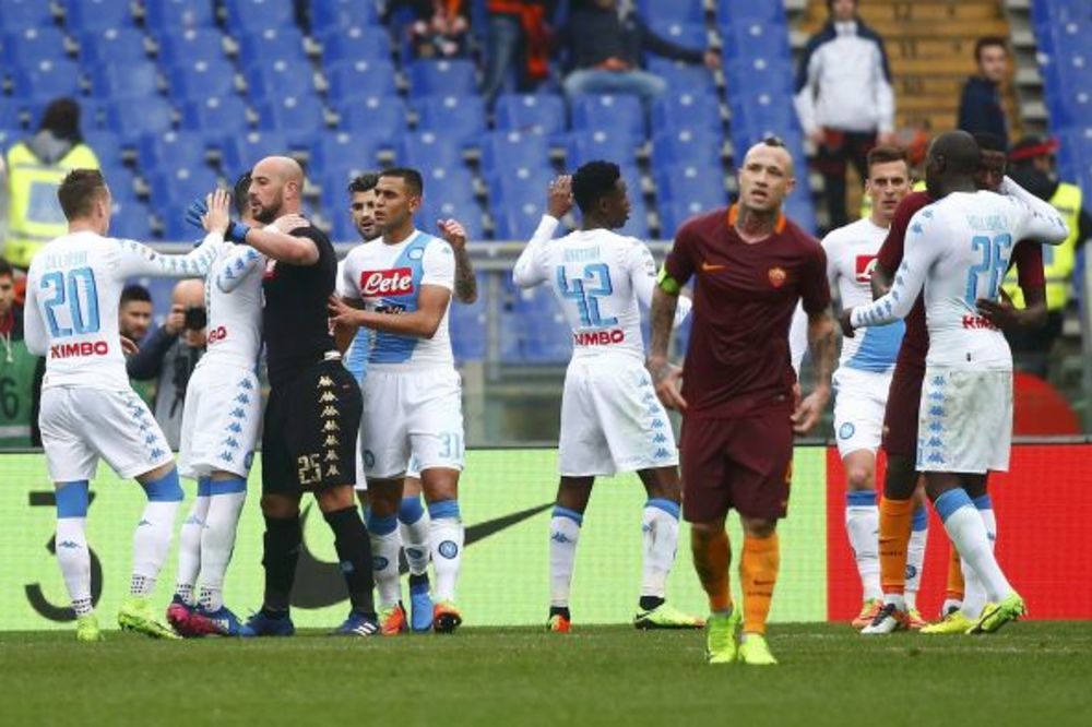 (VIDEO) MERTENS ŠOKIRAO VUČICU U RIMU: Napoli pobedio Romu, Juventus slavi