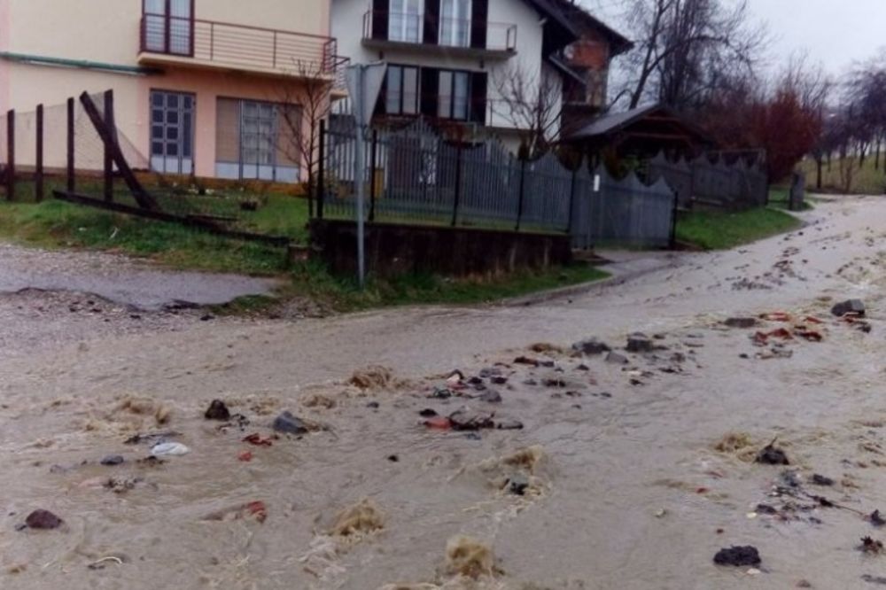 (VIDEO) GRAĐANI SRPSKE STRAHUJU OD POPLAVA: Sve nam miriše na jezivu 2014. godinu!