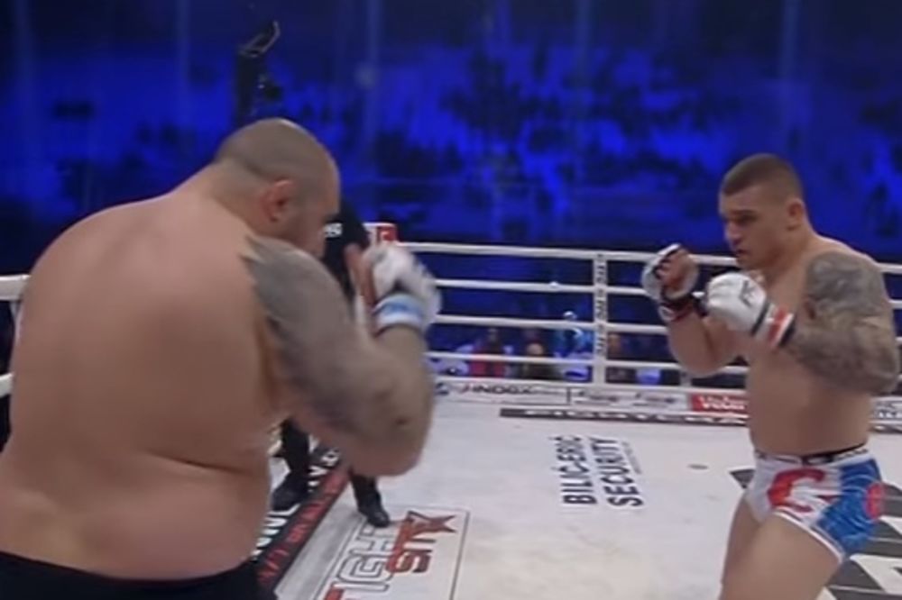 (VIDEO) SRBIN POČISTIO BUGARINA, SUDIJA PREKINUO BORBU: Evo kako je srpski MMA borac odbranio titulu