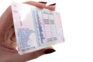 OLAKŠICA ZA VOZAČE: Od danas u Srbiji dostava vozačkih dozvola na kućnu adresu, cena 117 dinara