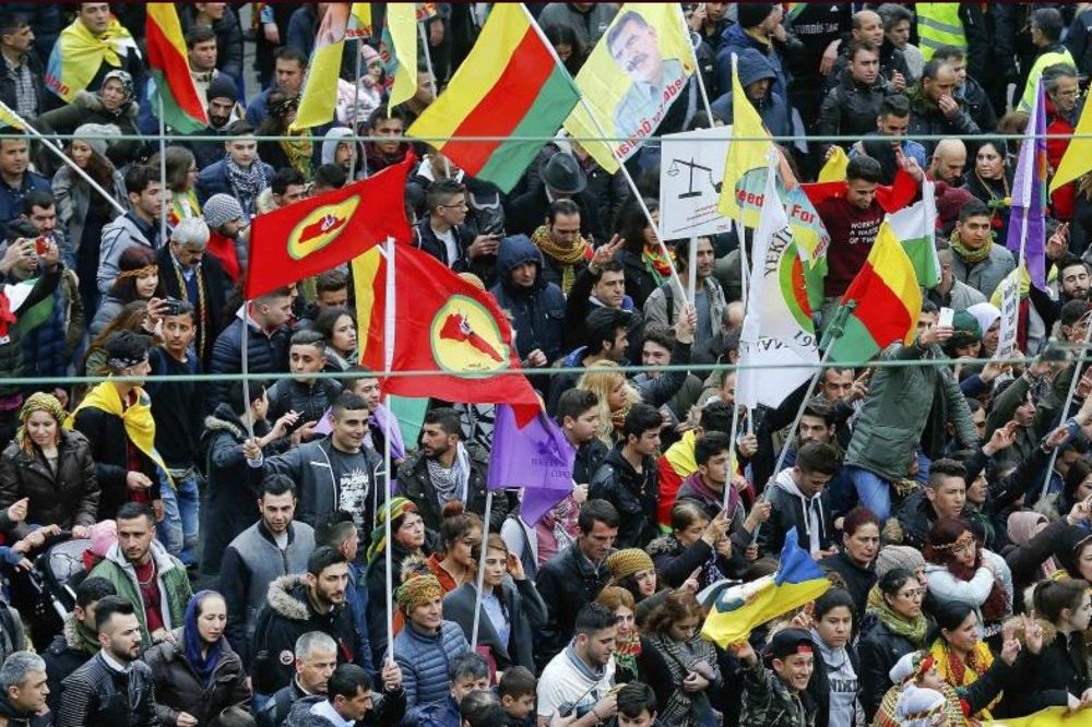 ERDOGANU SE OVO NEĆE SVIDETI: 30.00 Kurda protestovalo u Frankfurtu, traže slobodu za Kurdistan!