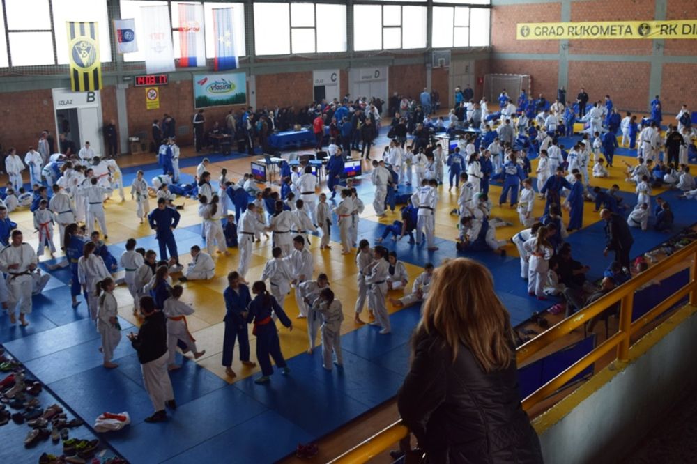 (VIDEO) PRVENSTVO SRBIJE U DŽUDOU: Za medalje se borilo više od 600 takmičara