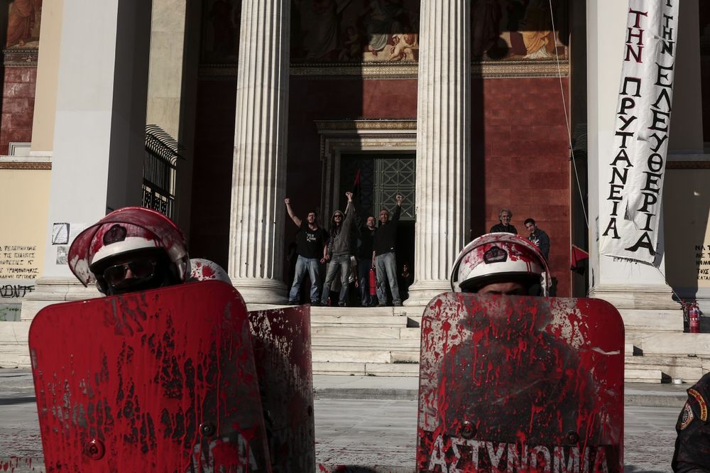(VIDEO) GRČKOM HARAJU NOVI TERORISTI: Svete se vlastima i šalju bombe međunarodnim institucijama