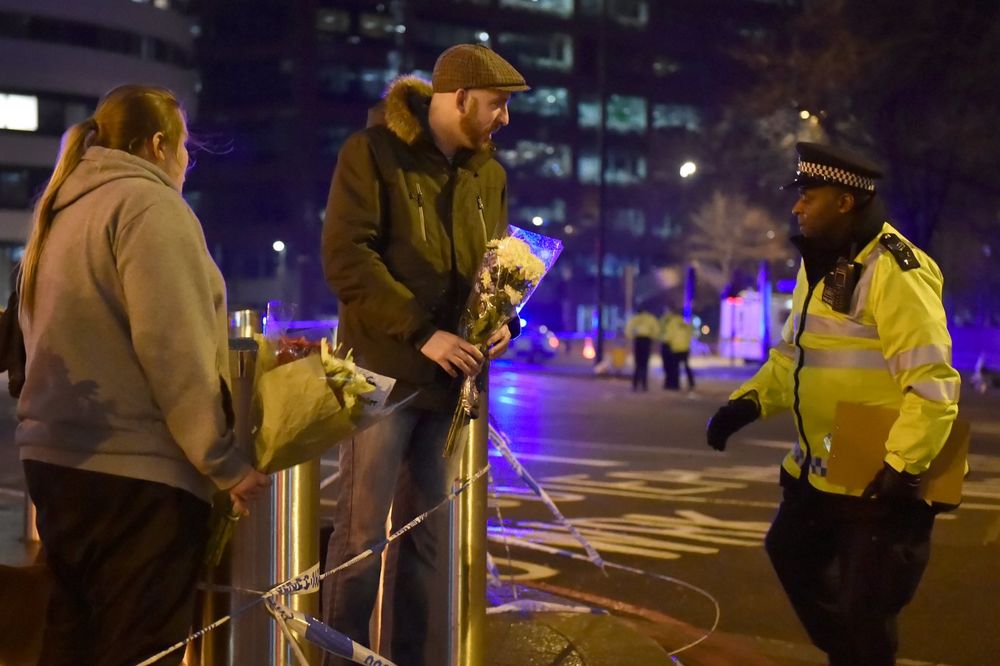 GORE DRUŠTVENE MREŽE! Britanci šalju SNAŽNU PORUKU teroristima i porodicama UBIJENIH